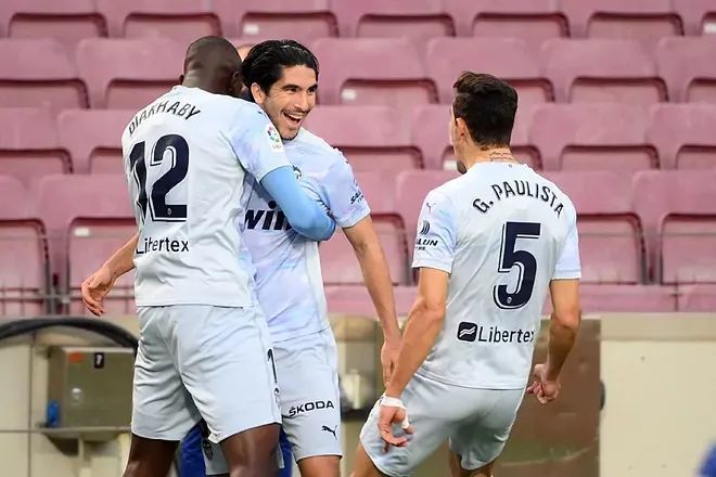  洛里昂主场雨战逼平马赛，终结对手连胜  